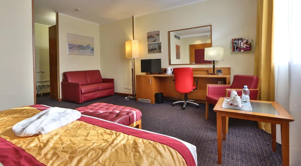 Crowne Plaza Venice East By Ihg Quarto dʼAltino Hotel