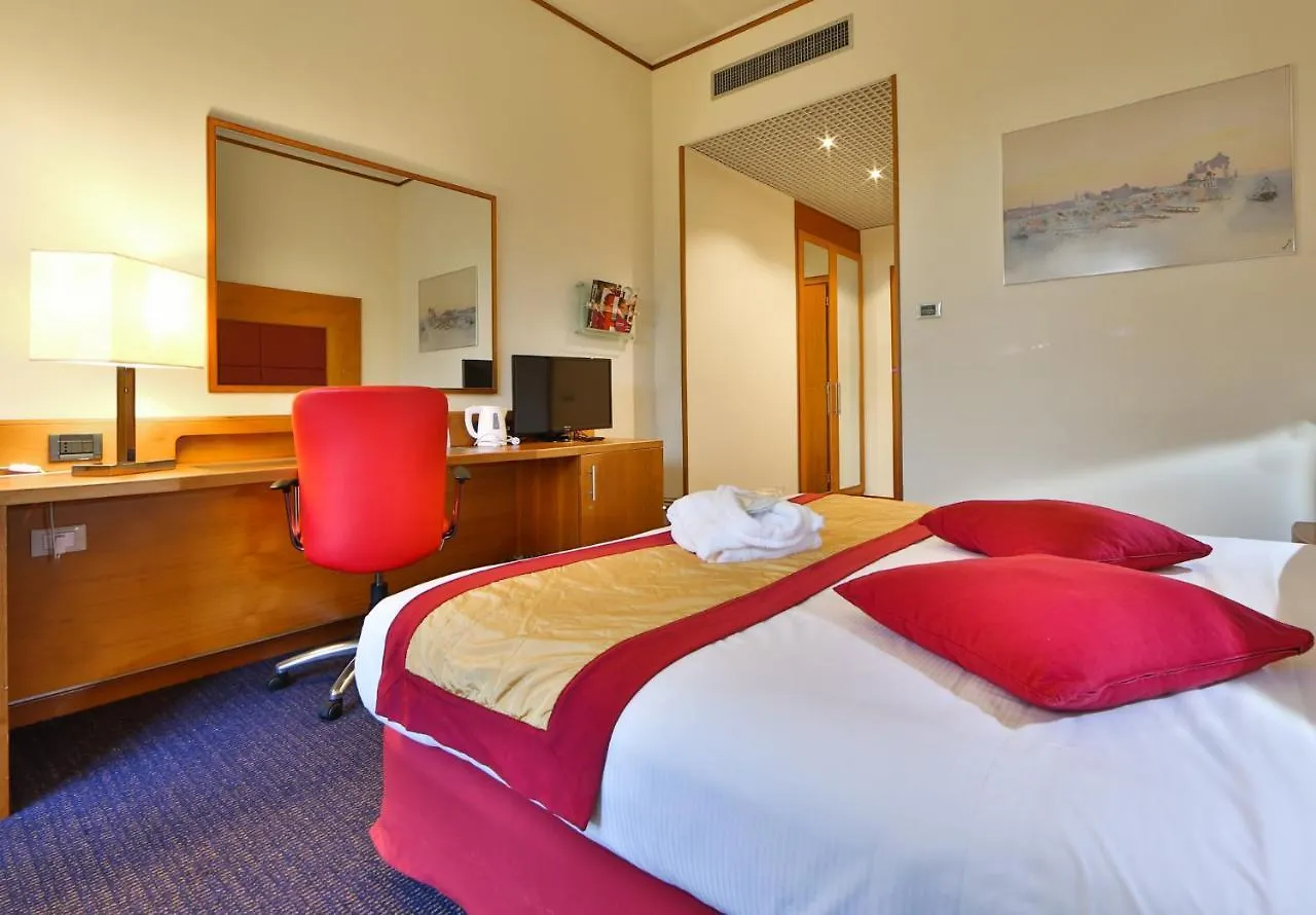 Crowne Plaza Venice East By Ihg Quarto dʼAltino 4*,  Włochy