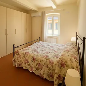 Casa vacanze L'orologio Matto Marina Di Carrara